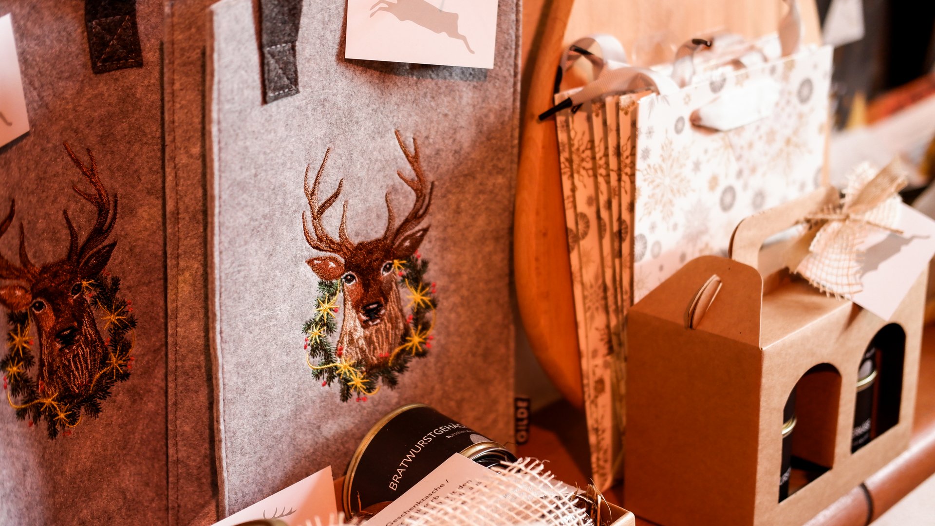Eco-friendly hotel in Germany with Hirschenmanufaktur Gift packaging with deer motif and Christmas details