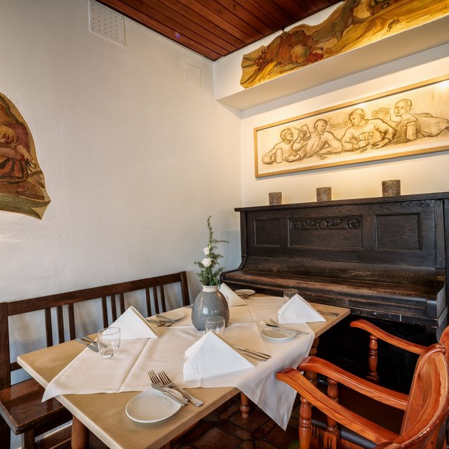 Hotel in Upper Palatinate: Get a breath of holiday air! Cozy dining area with piano and decorative paintings on the wall