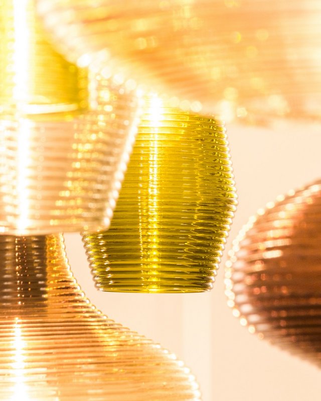 Hirschenblobb: Our bar Close-up of stylish glass lampshades in various colors